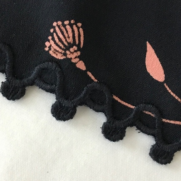 JOIE Floral Split Neck Blouse Black Pink Coral Top Women’s Size X-Large Size 1X - Picture 9 of 16